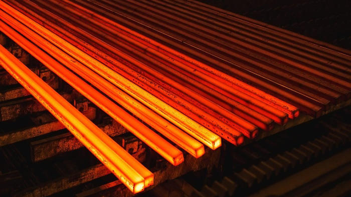 Băm nhỏ phế liệu và làm nóng chảy